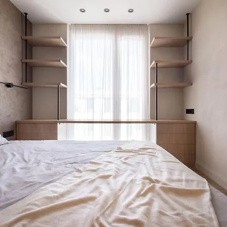 Cozy Elegant 2br + Free Parking Next To Paradise Mall Apartment Sofia