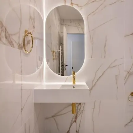 Cozy Elegant 2br + Free Parking Next To Paradise Mall *