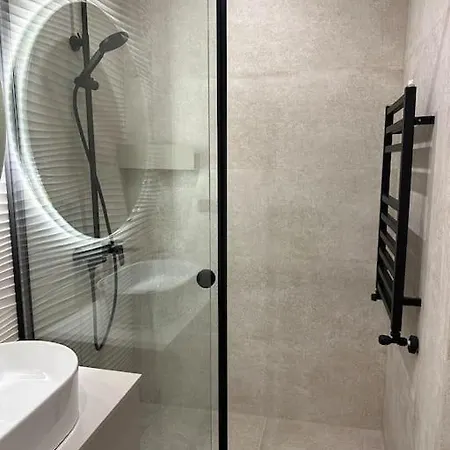 Cozy Elegant 2br + Free Parking Next To Paradise Mall 아파트 소피아