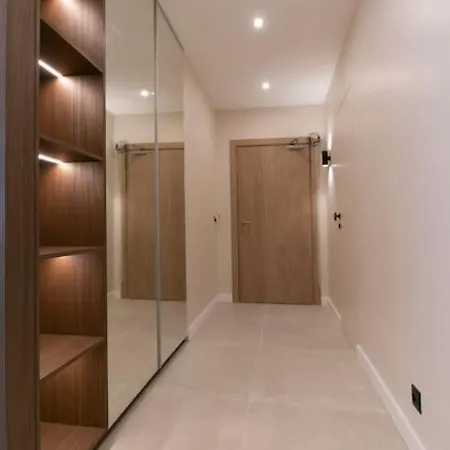 Cozy Elegant 2br + Free Parking Next To Paradise Mall * 소피아