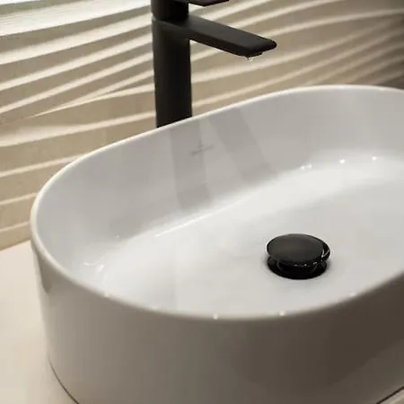 Cozy Elegant 2br + Free Parking Next To Paradise Mall * 소피아