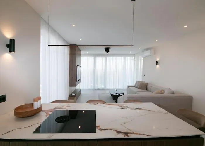 Appartement Cozy Elegant 2br + Free Parking Next To Paradise Mall