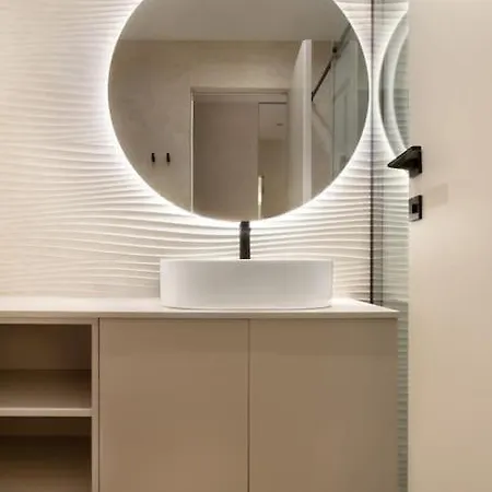 Cozy Elegant 2br + Free Parking Next To Paradise Mall 公寓