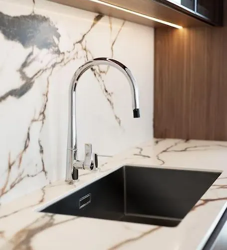 Cozy Elegant 2br + Free Parking Next To Paradise Mall *