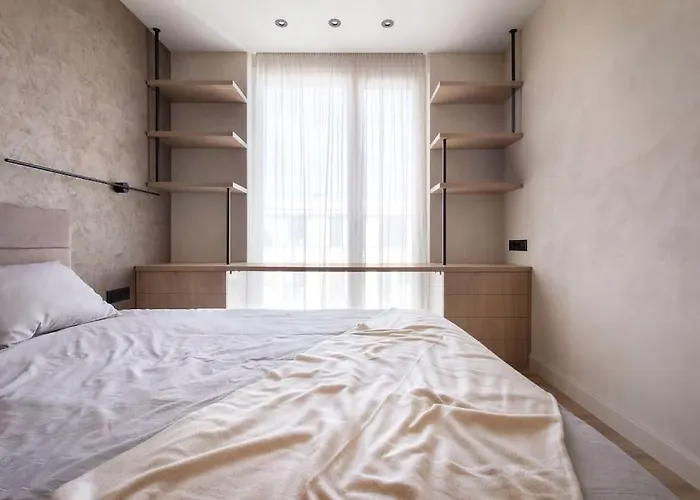 Cozy Elegant 2br + Free Parking Next To Paradise Mall Daire Sofya