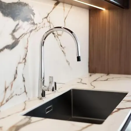 Cozy Elegant 2br + Free Parking Next To Paradise Mall *