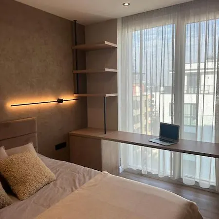 Cozy Elegant 2br + Free Parking Next To Paradise Mall Lägenhet Sofia