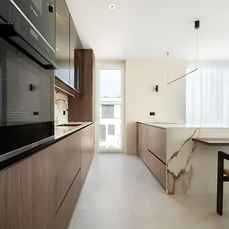 Cozy Elegant 2br + Free Parking Next To Paradise Mall